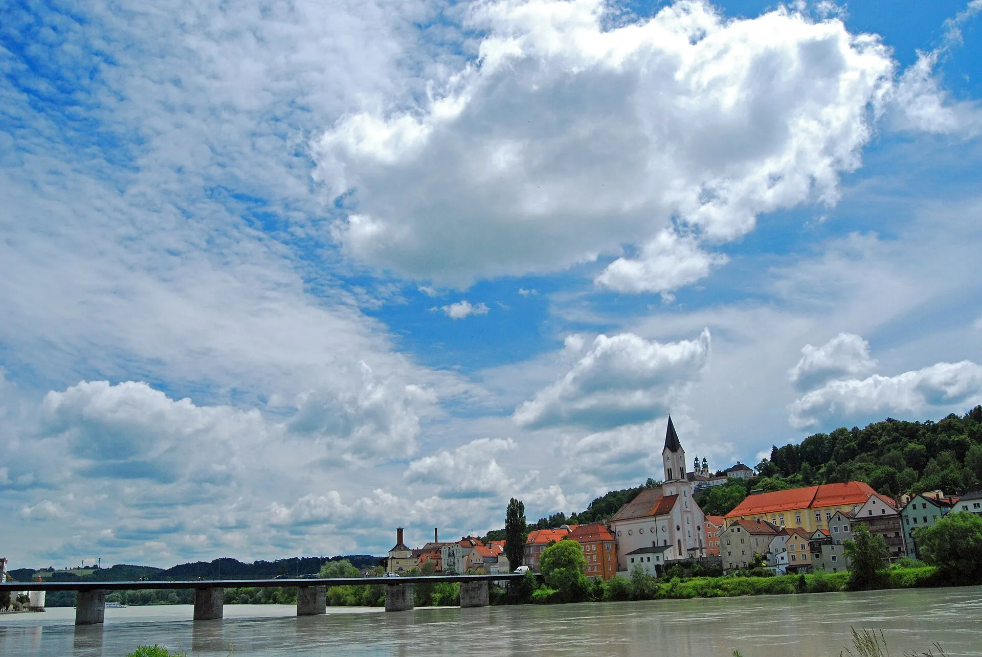 Passau – Altstadt mit Dom über Donau und Inn